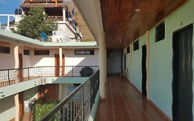 Hostal Dumbira
